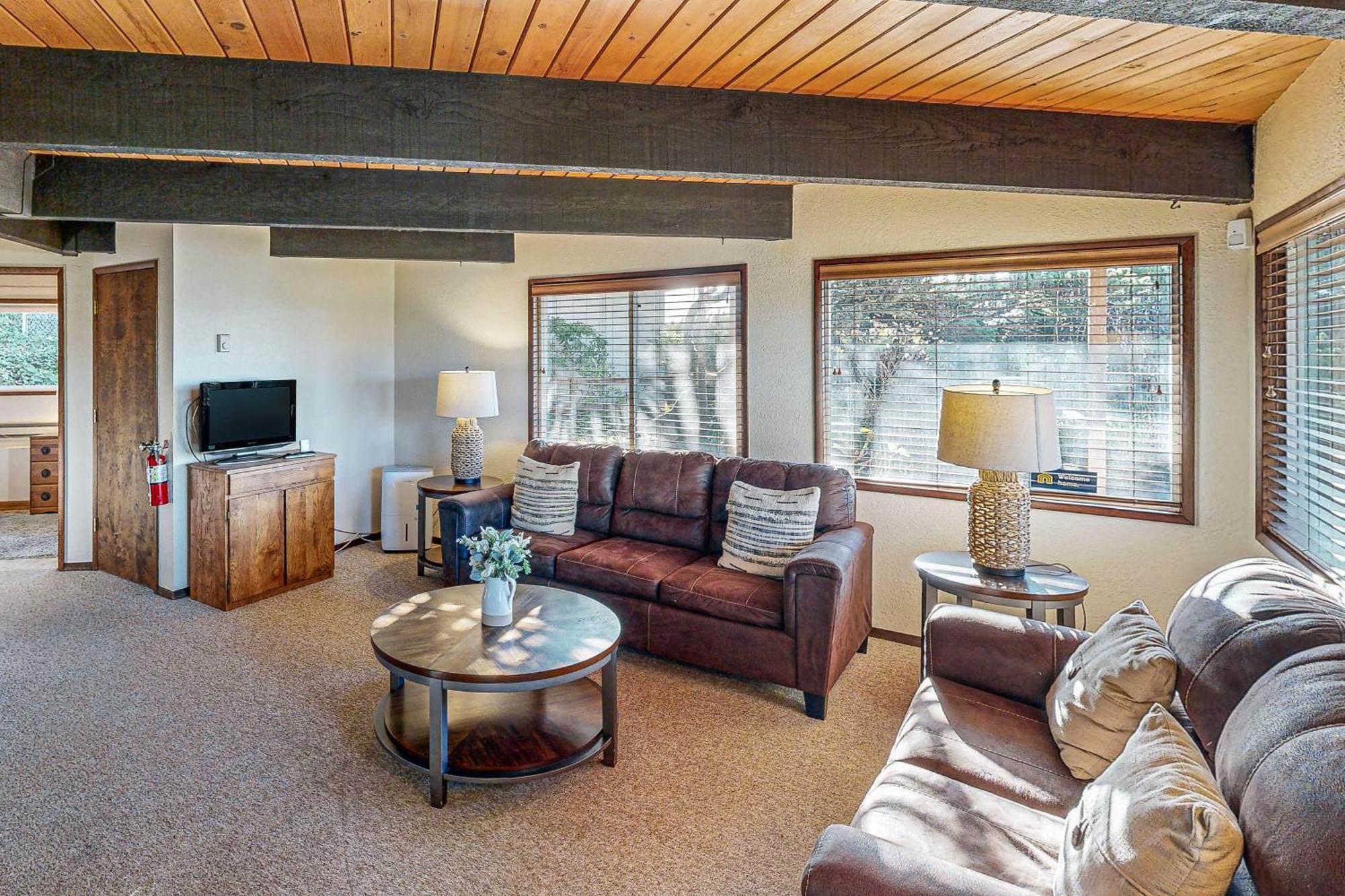 Arrow Point Villa Newport Exterior photo